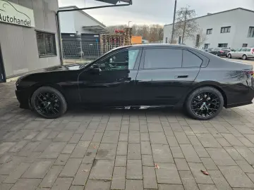 740 d xDrive MSport Cinema Loung B&W
