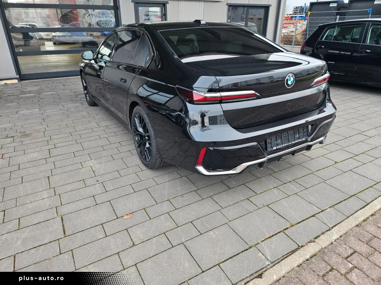 740 d xDrive MSport Cinema Loung B&W