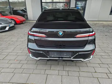 740 d xDrive MSport Cinema Loung B&W