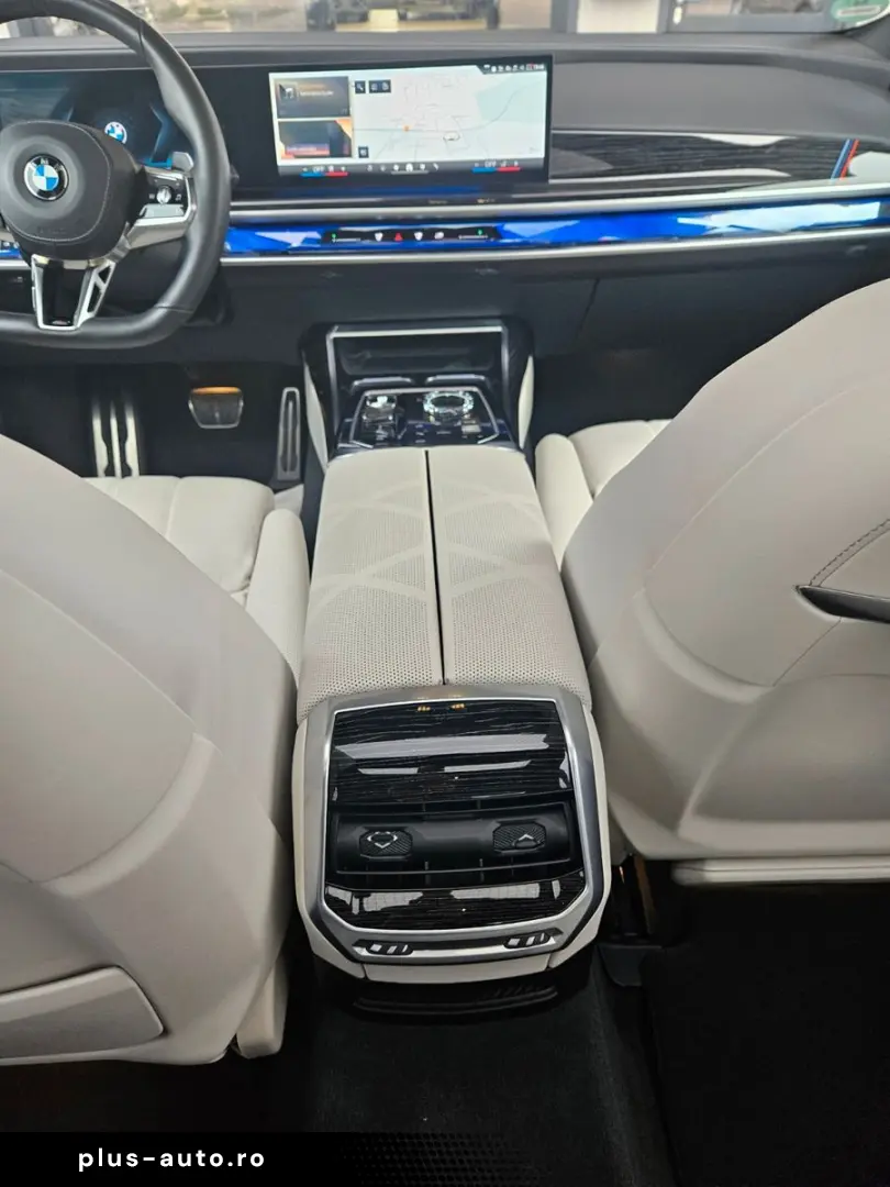 740 d xDrive MSport Cinema Loung B&W