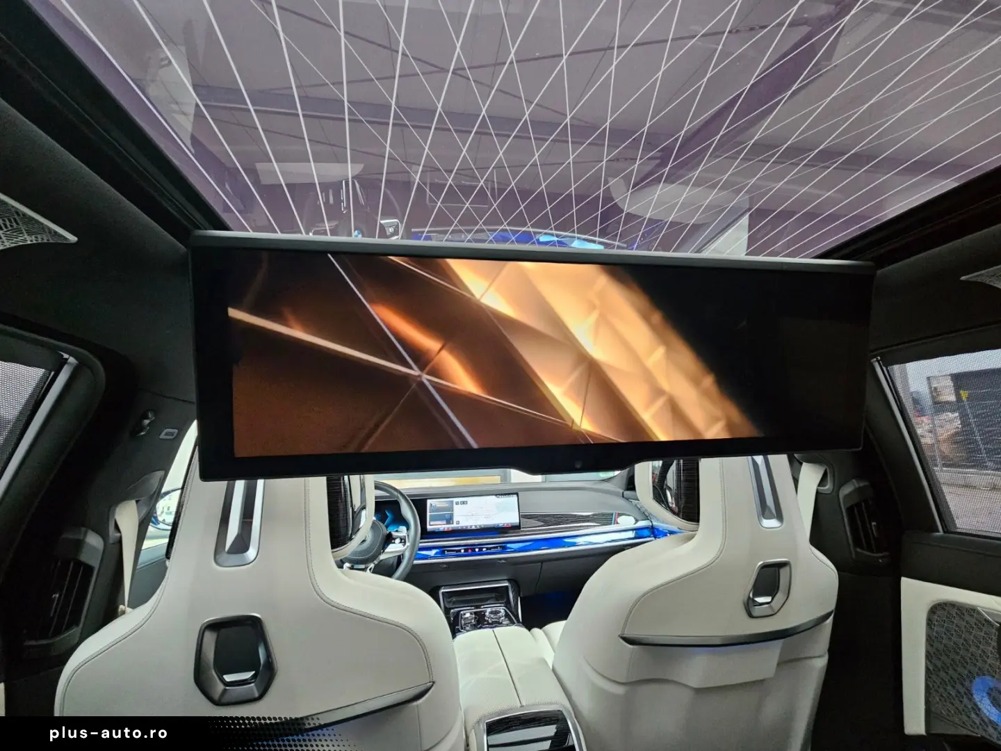 740 d xDrive MSport Cinema Loung B&W