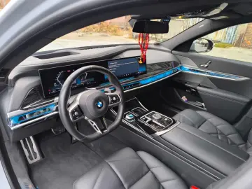 740D x DRIVE M SPORT SKY  B&W  STHZG