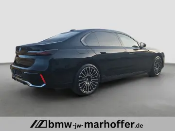 740 d xDrive MSport Cinema Loung B&W