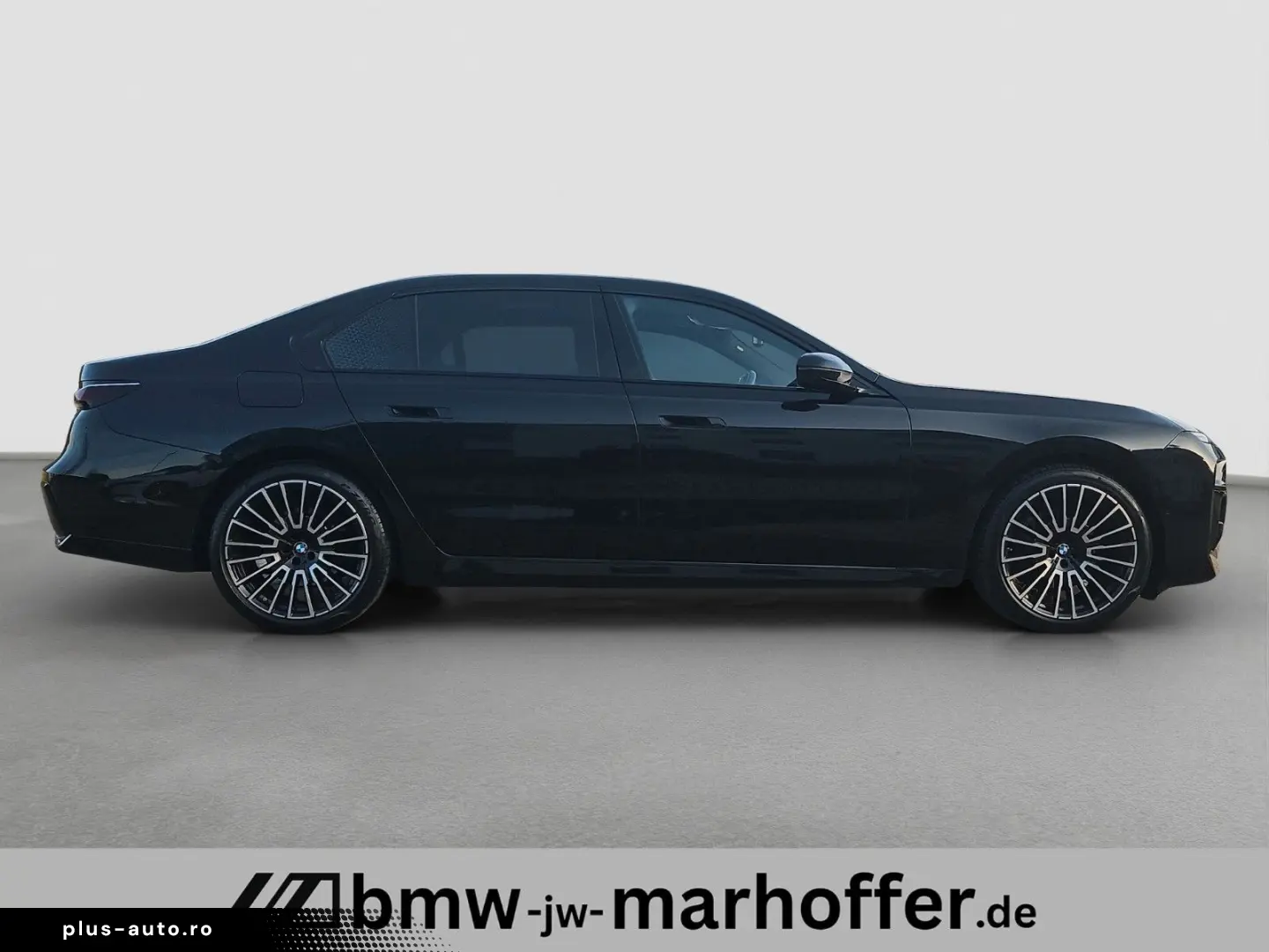 740 d xDrive MSport Cinema Loung B&W