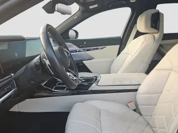 740 d xDrive MSport Cinema Loung B&W