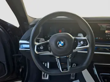 740 d xDrive MSport Cinema Loung B&W