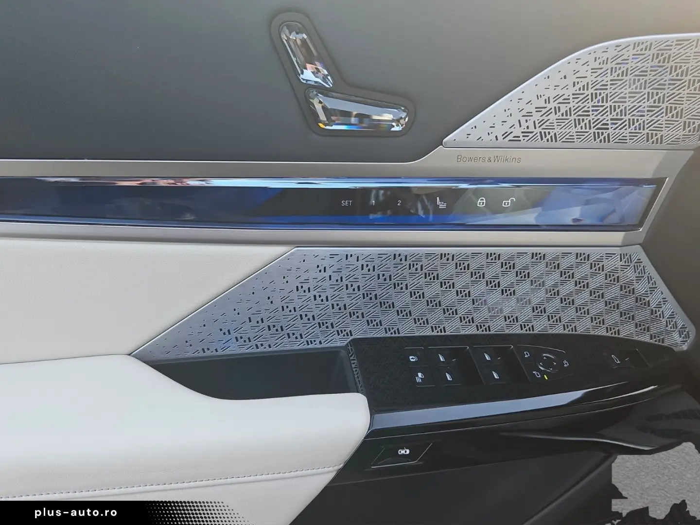 740 d xDrive MSport Cinema Loung B&W