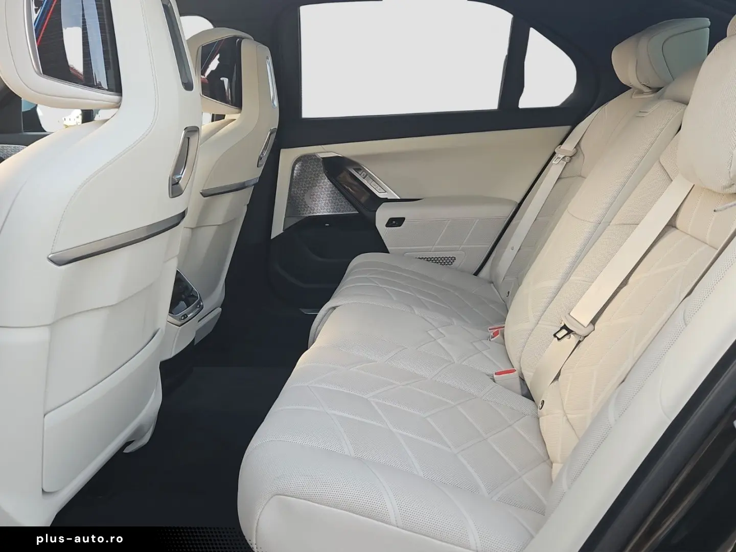 740 d xDrive MSport Cinema Loung B&W