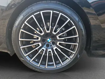 740 d xDrive MSport Cinema Loung B&W