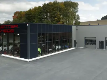 i7 M70 xDrive Executive Lounge  Theatre Screen