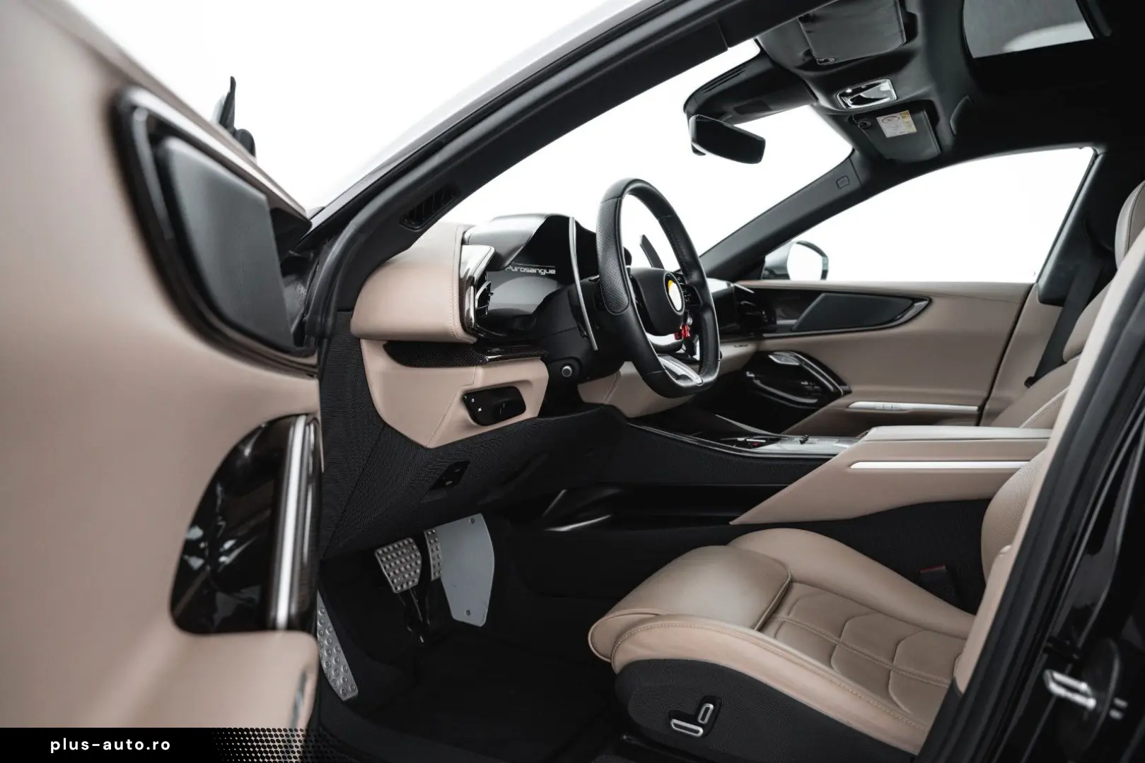 Purosangue V12 DCT 4WD