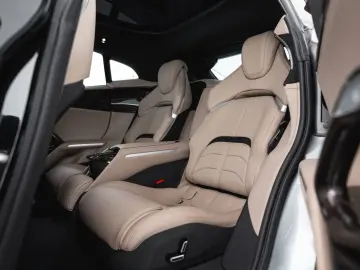 Purosangue V12 DCT 4WD