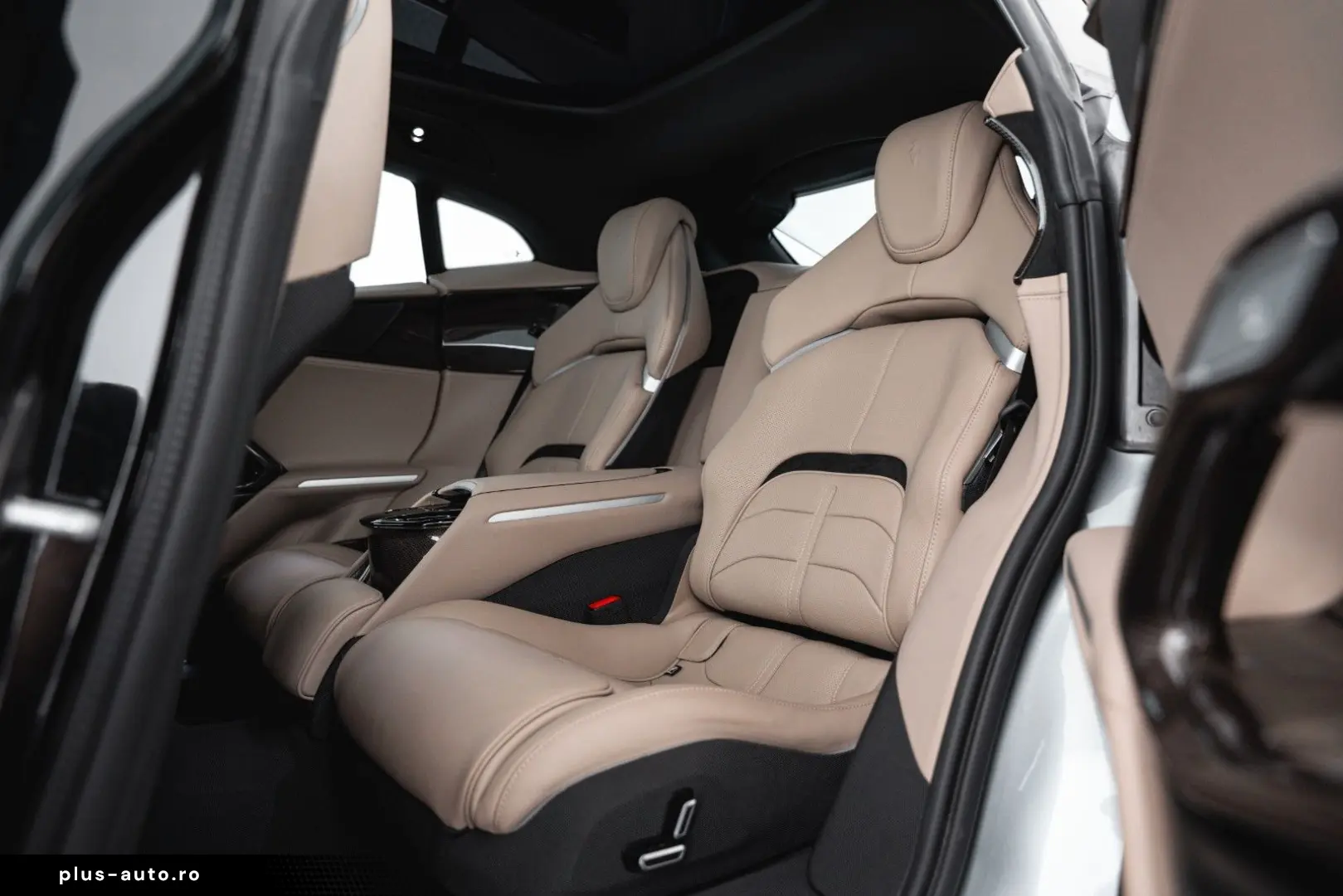 Purosangue V12 DCT 4WD