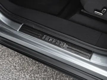 Purosangue V12 DCT 4WD