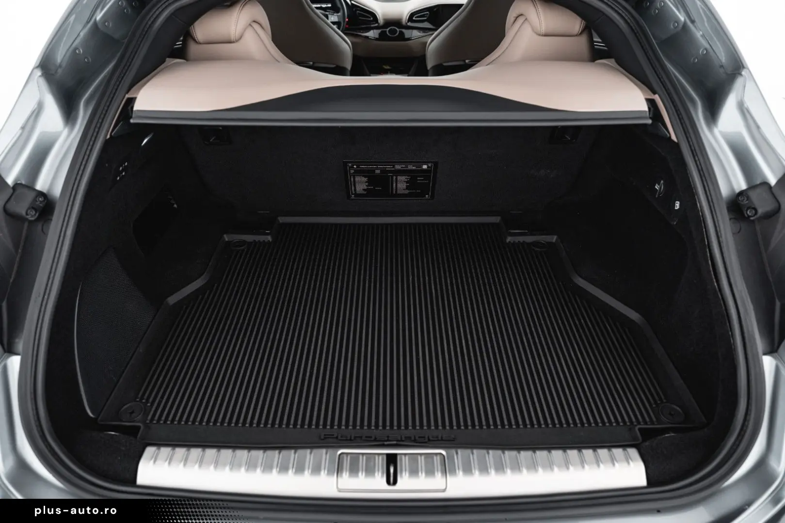 Purosangue V12 DCT 4WD