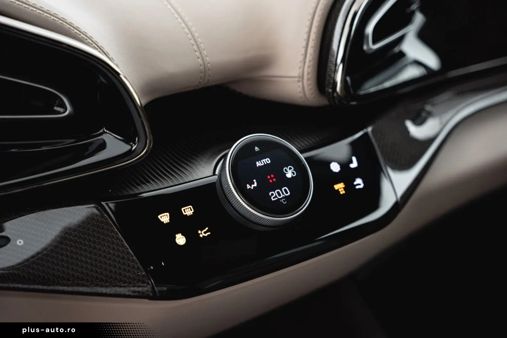 Purosangue V12 DCT 4WD