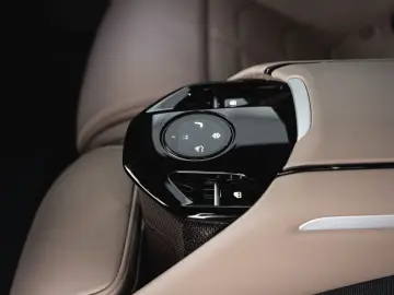 Purosangue V12 DCT 4WD