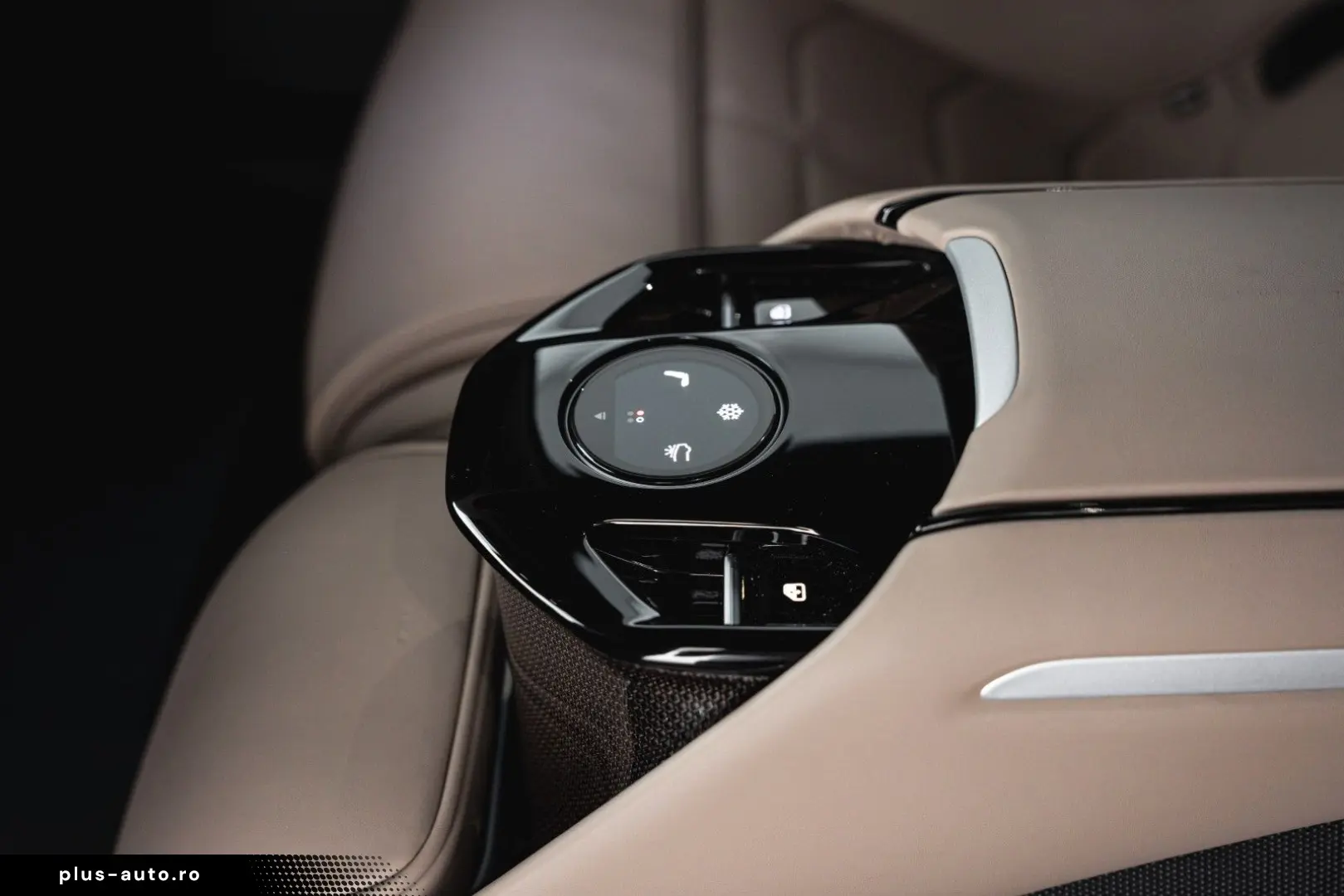 Purosangue V12 DCT 4WD