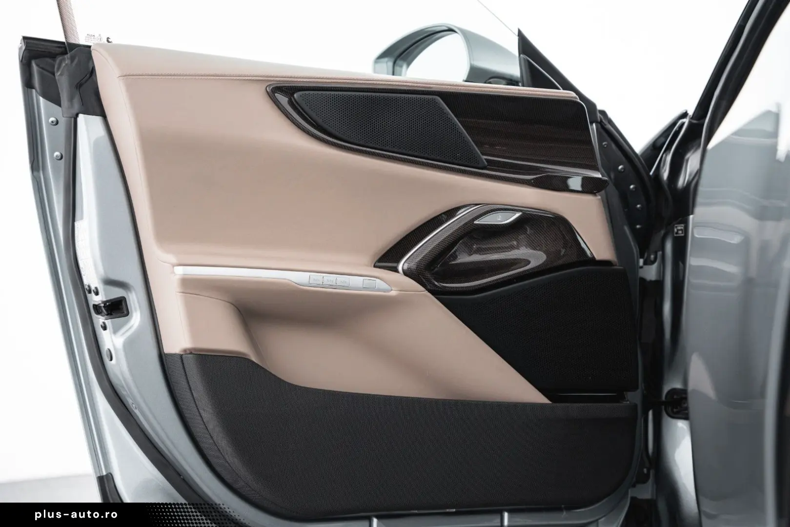 Purosangue V12 DCT 4WD