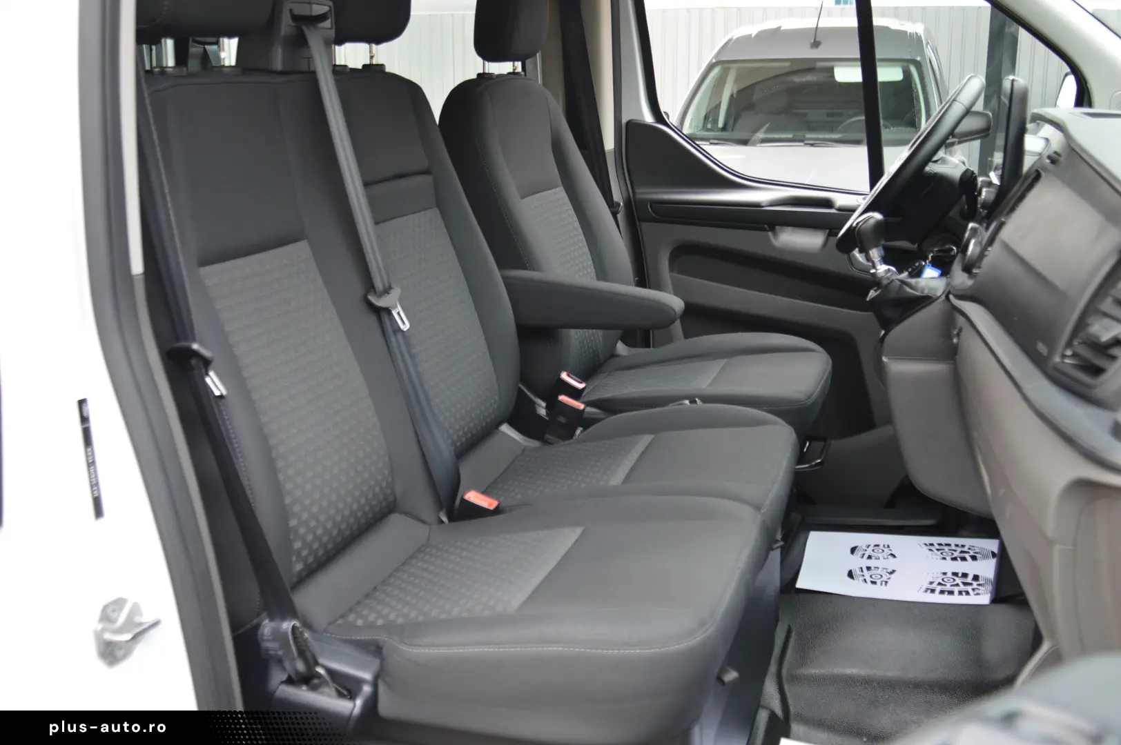 FORD  TRANSIT CUSTOM 6 LOCURI 2.0 EcoBlue 105 CP L1H1