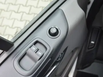 FORD  TRANSIT CUSTOM 6 LOCURI 2.0 EcoBlue 105 CP L1H1