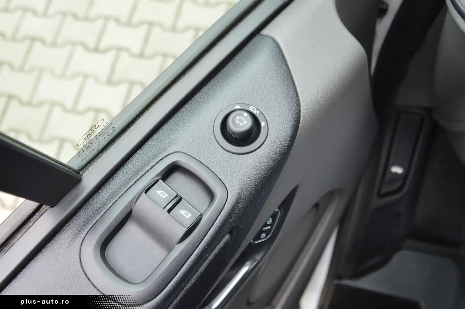 FORD  TRANSIT CUSTOM 6 LOCURI 2.0 EcoBlue 105 CP L1H1