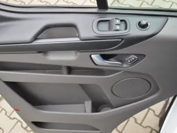 FORD  TRANSIT CUSTOM 6 LOCURI 2.0 EcoBlue 105 CP L1H1
