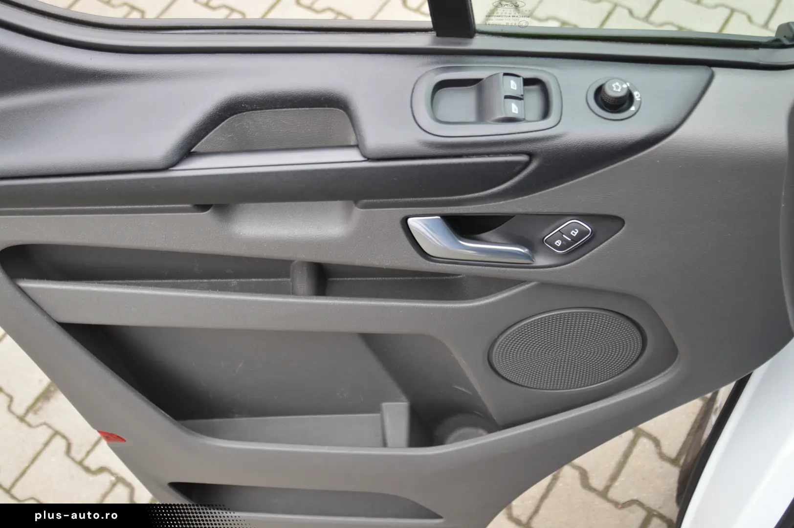 FORD  TRANSIT CUSTOM 6 LOCURI 2.0 EcoBlue 105 CP L1H1