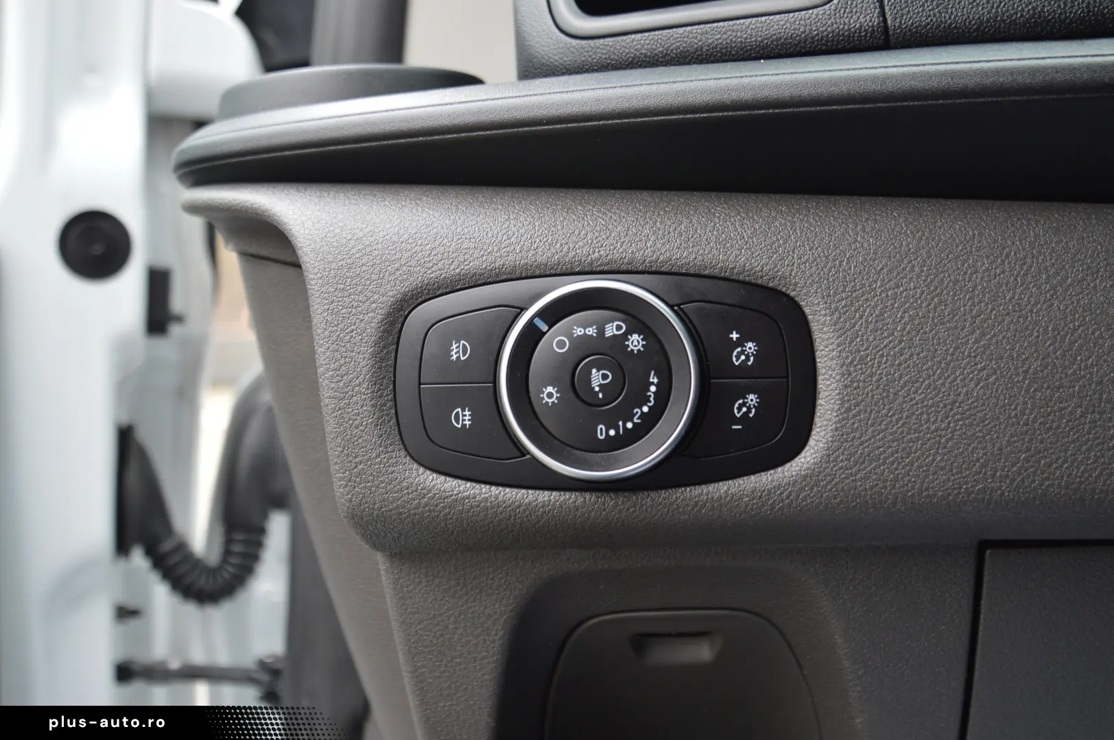 FORD  TRANSIT CUSTOM 6 LOCURI 2.0 EcoBlue 105 CP L1H1