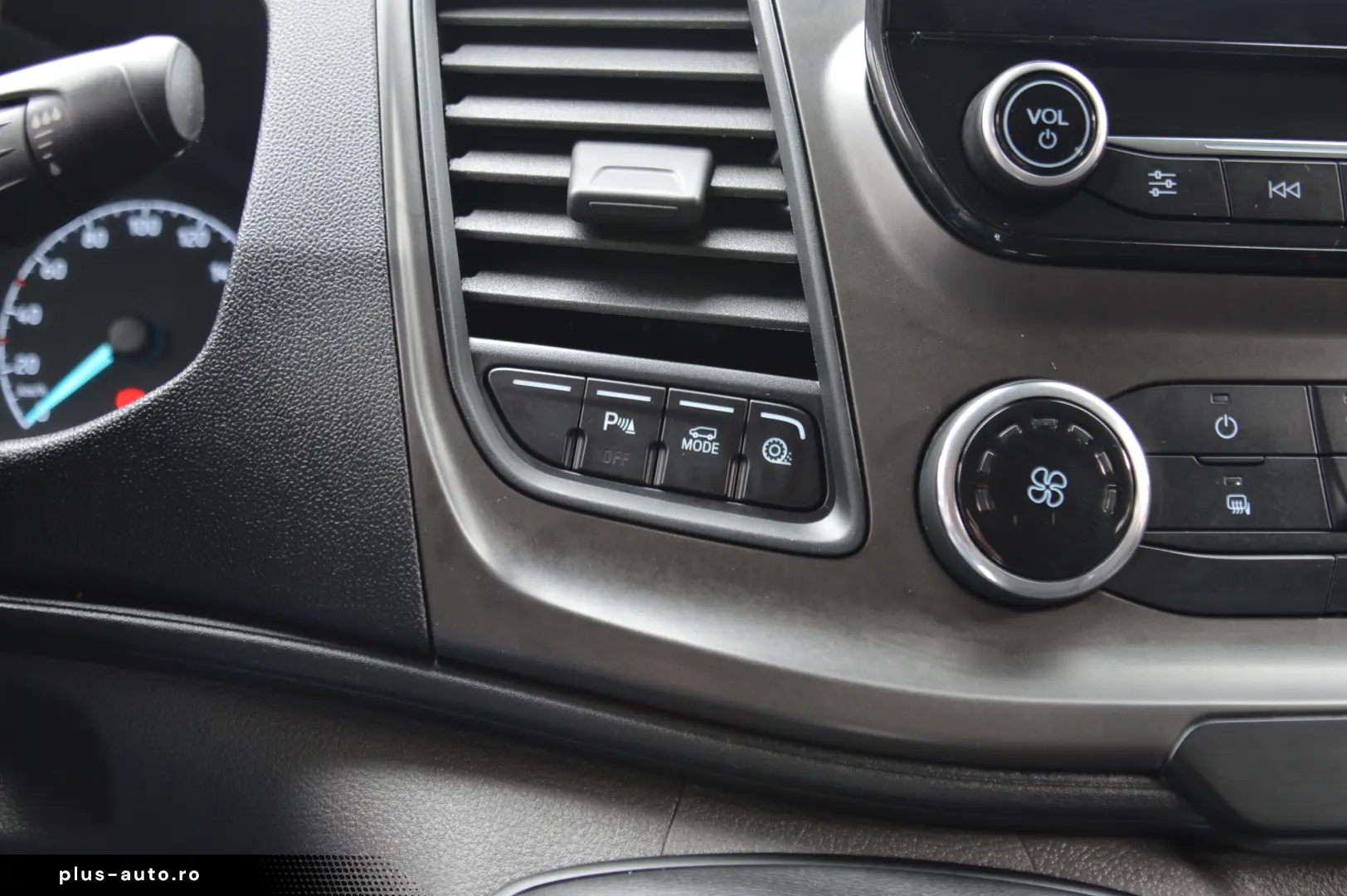 FORD  TRANSIT CUSTOM 6 LOCURI 2.0 EcoBlue 105 CP L1H1