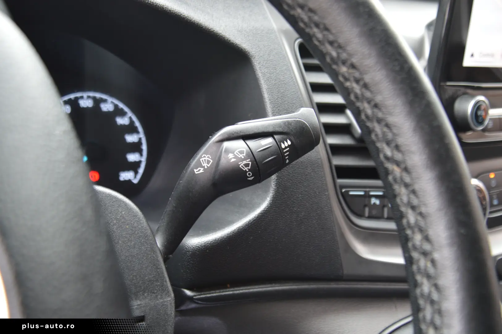 FORD  TRANSIT CUSTOM 6 LOCURI 2.0 EcoBlue 105 CP L1H1