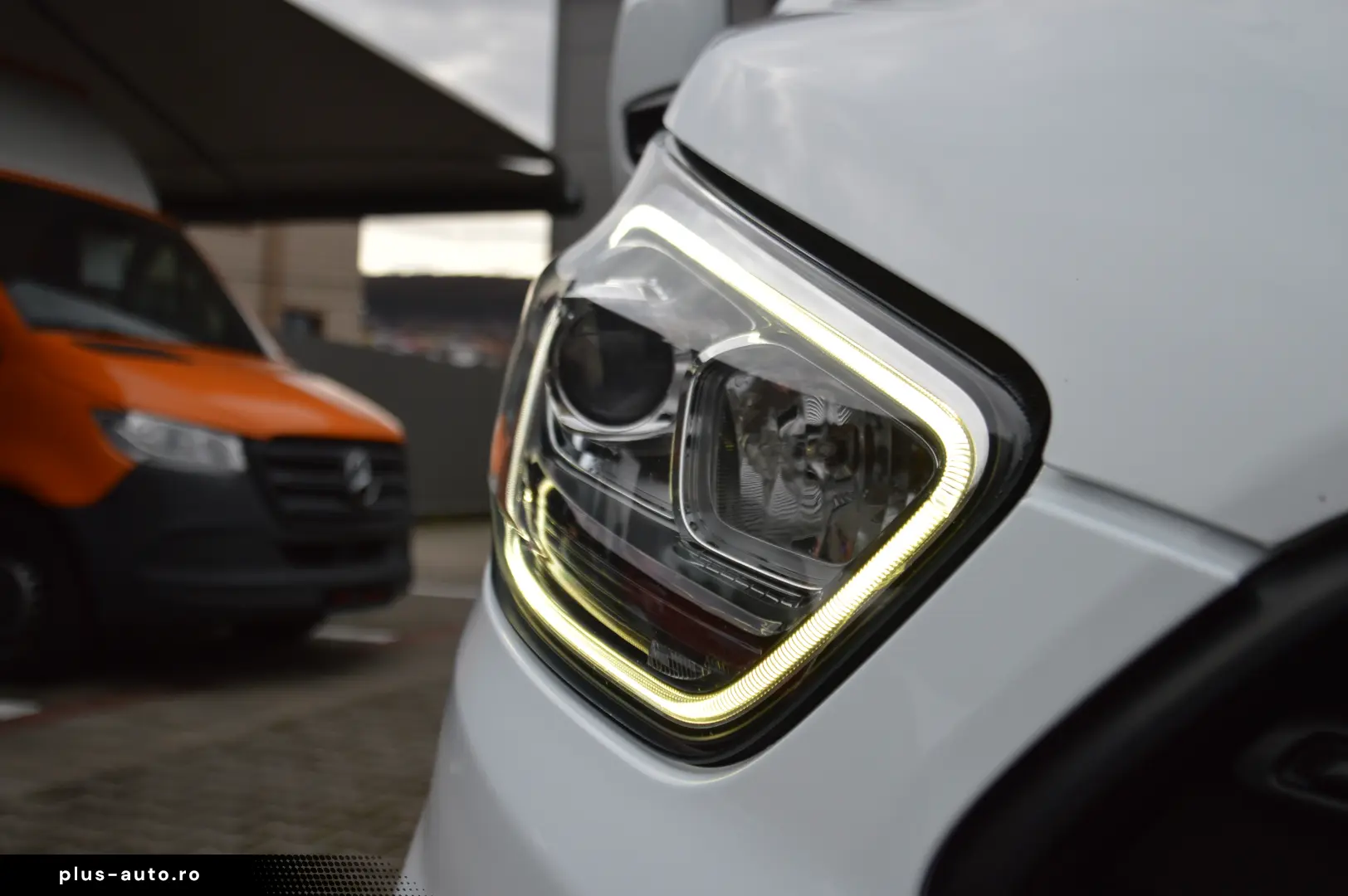 FORD  TRANSIT CUSTOM 6 LOCURI 2.0 EcoBlue 105 CP L1H1