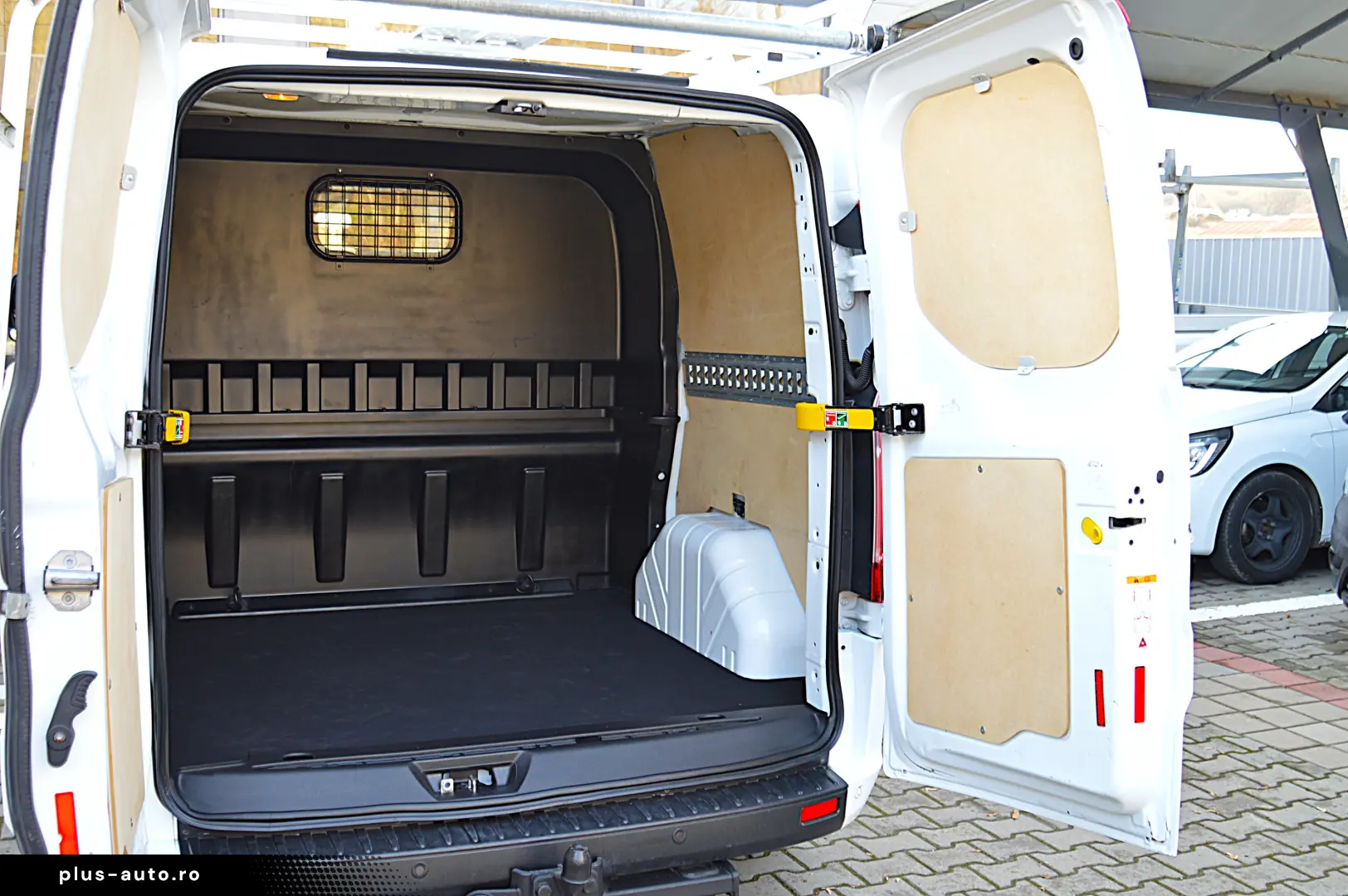 FORD  TRANSIT CUSTOM 6 LOCURI 2.0 EcoBlue 105 CP L1H1