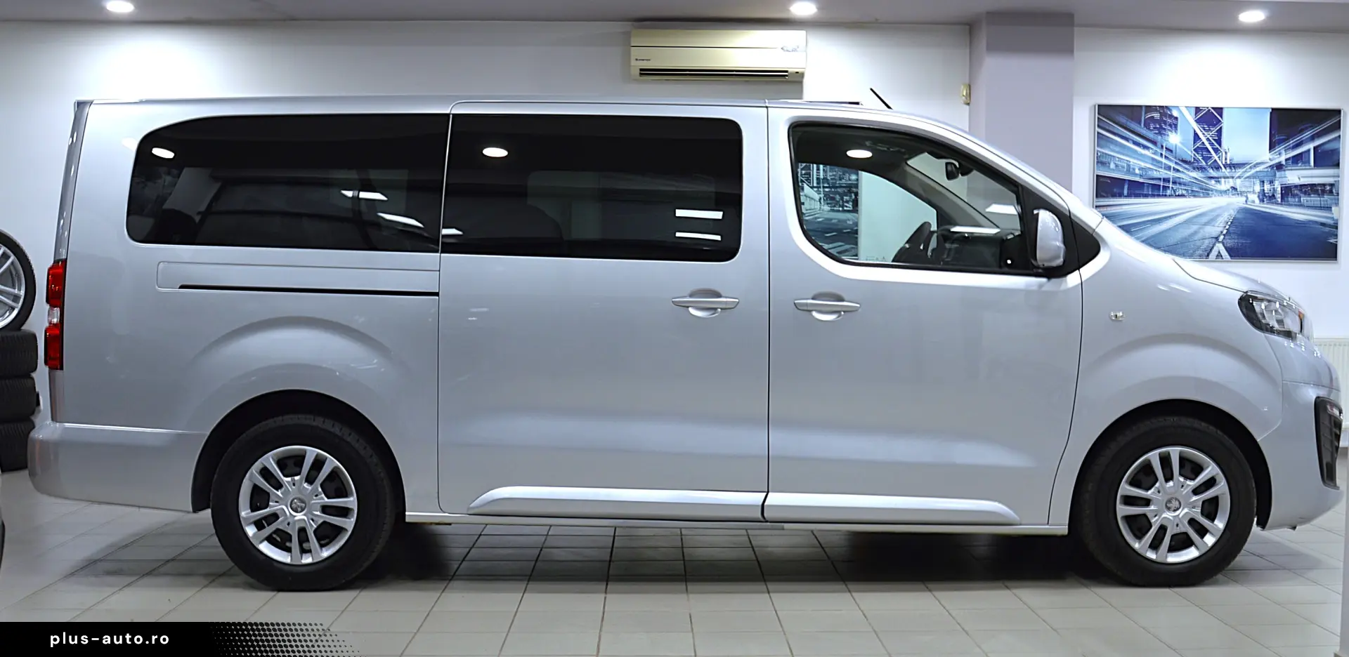 PEUGEOT TRAVELLER L3H1 1.6 BlueHDI 115C.P. 8 1 LOCURI