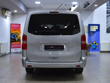 PEUGEOT TRAVELLER L3H1 1.6 BlueHDI 115C.P. 8 1 LOCURI