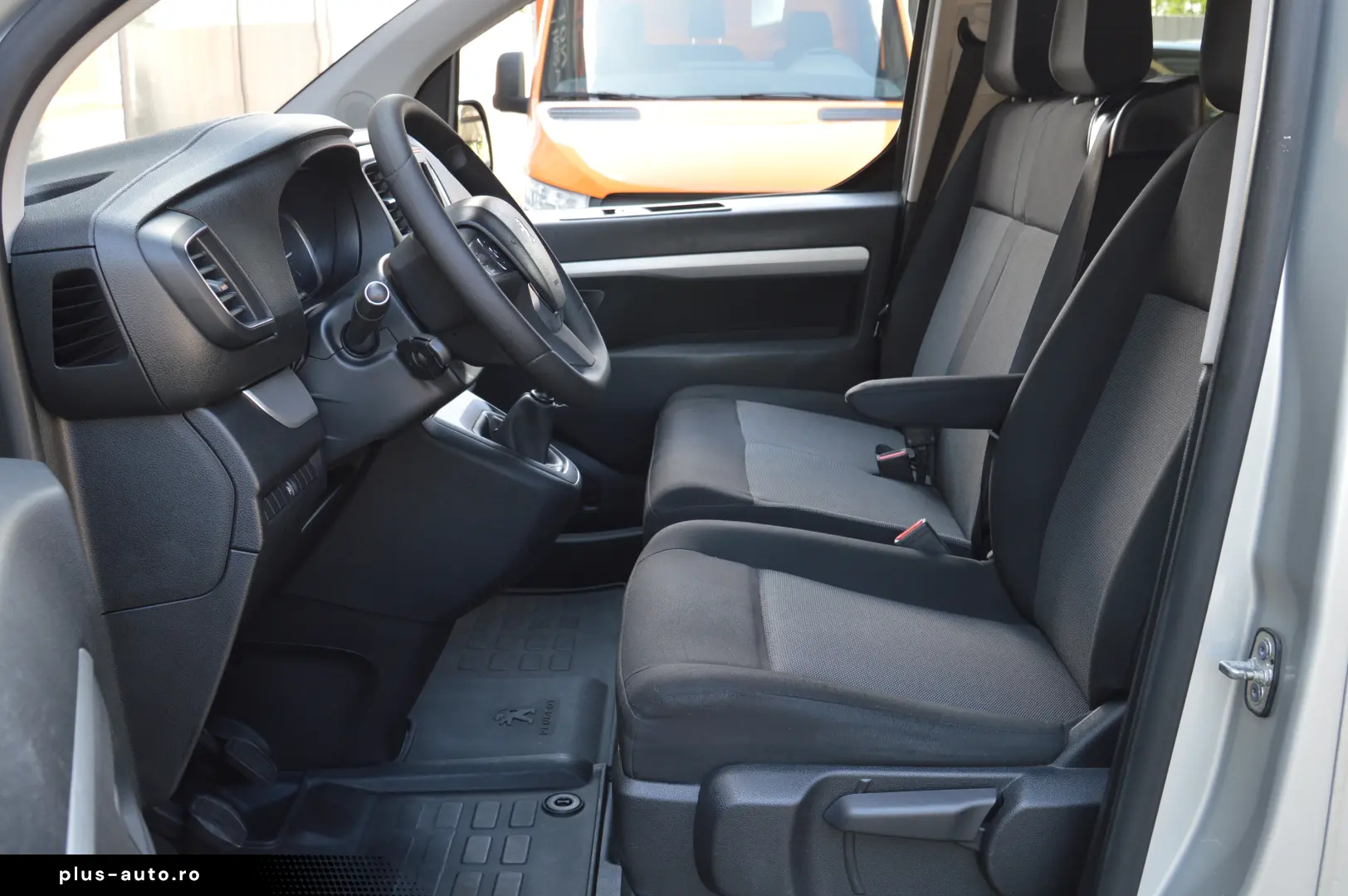 PEUGEOT TRAVELLER L3H1 1.6 BlueHDI 115C.P. 8 1 LOCURI