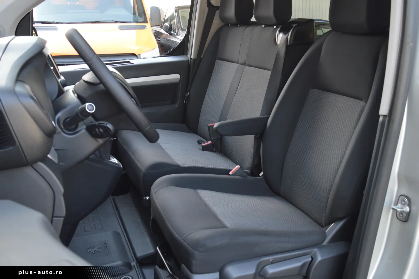 PEUGEOT TRAVELLER L3H1 1.6 BlueHDI 115C.P. 8 1 LOCURI