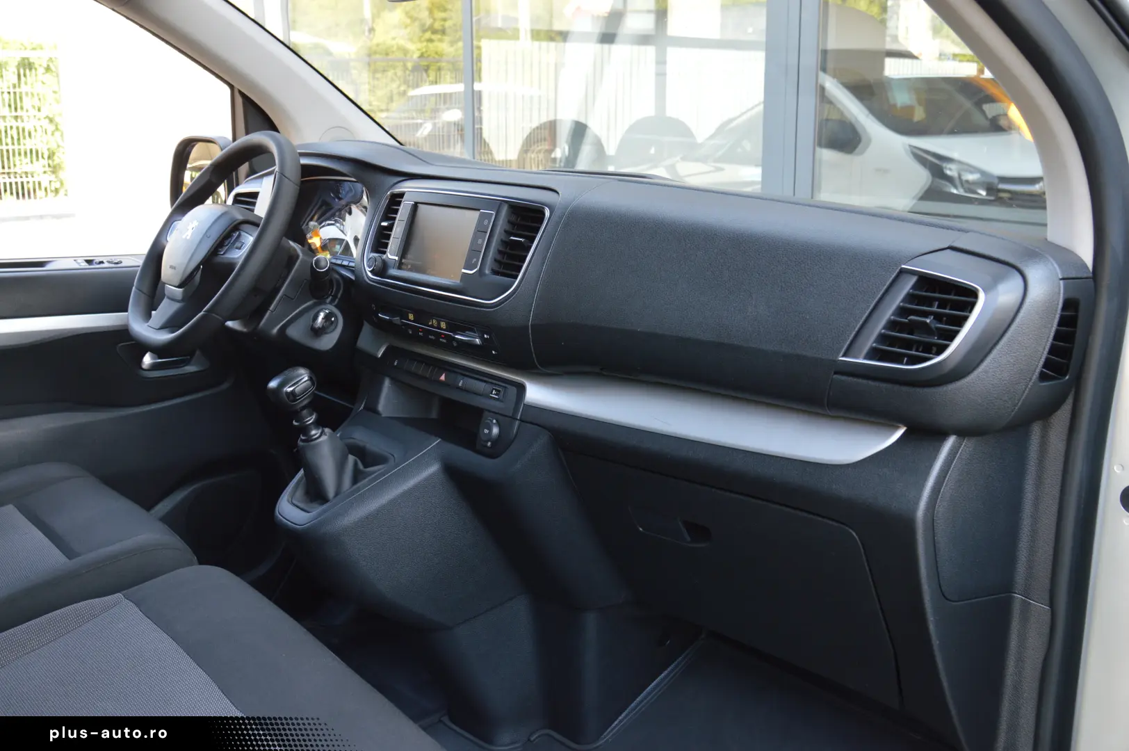 PEUGEOT TRAVELLER L3H1 1.6 BlueHDI 115C.P. 8 1 LOCURI