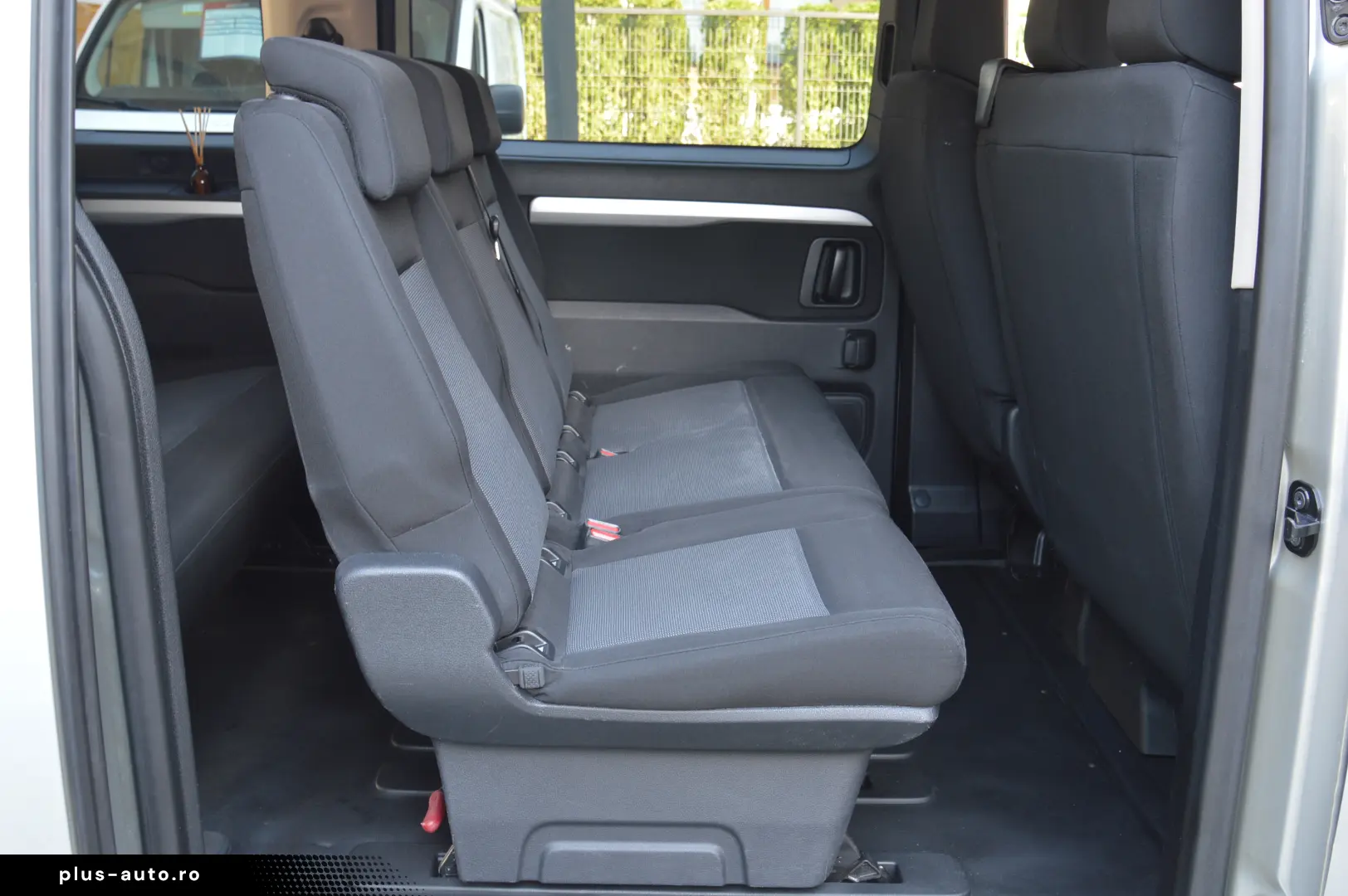 PEUGEOT TRAVELLER L3H1 1.6 BlueHDI 115C.P. 8 1 LOCURI