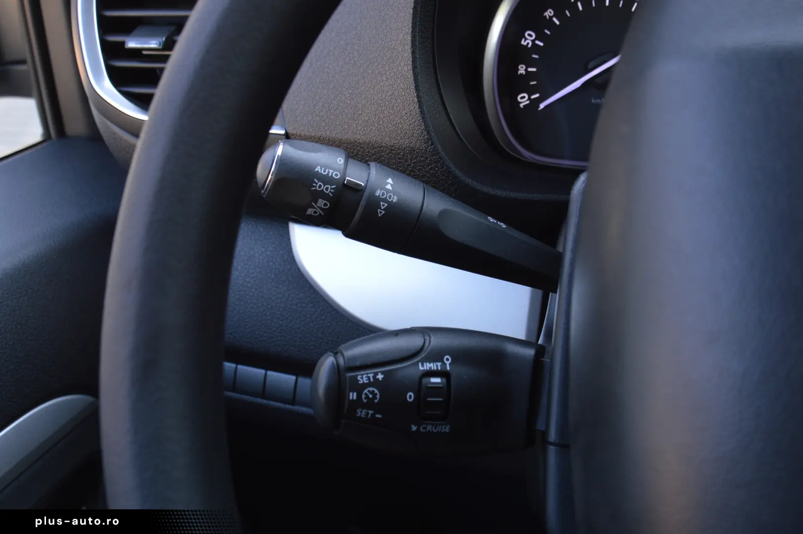 PEUGEOT TRAVELLER L3H1 1.6 BlueHDI 115C.P. 8 1 LOCURI