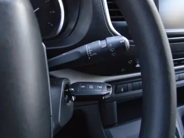 PEUGEOT TRAVELLER L3H1 1.6 BlueHDI 115C.P. 8 1 LOCURI