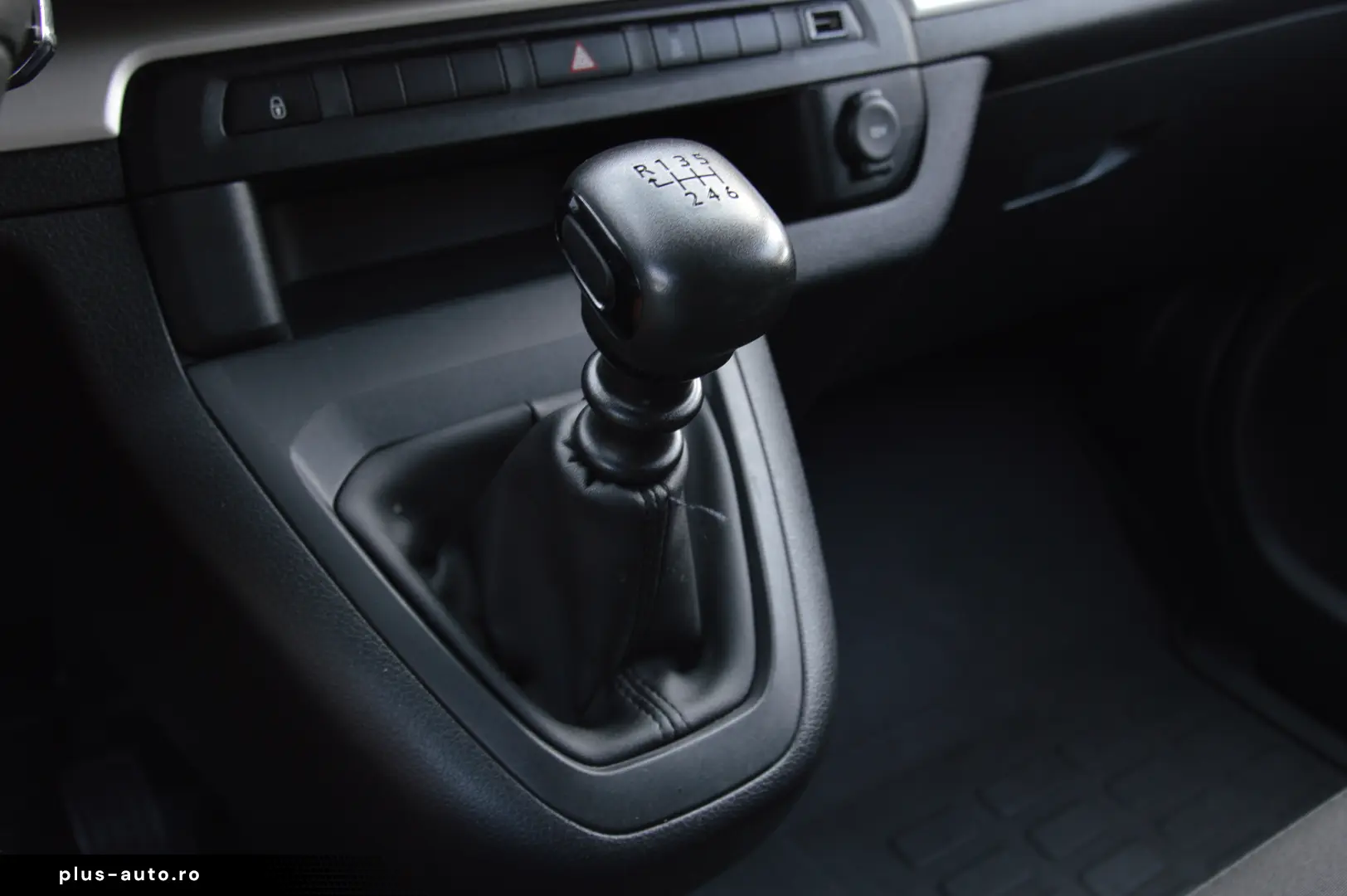 PEUGEOT TRAVELLER L3H1 1.6 BlueHDI 115C.P. 8 1 LOCURI