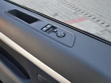 PEUGEOT TRAVELLER L3H1 1.6 BlueHDI 115C.P. 8 1 LOCURI