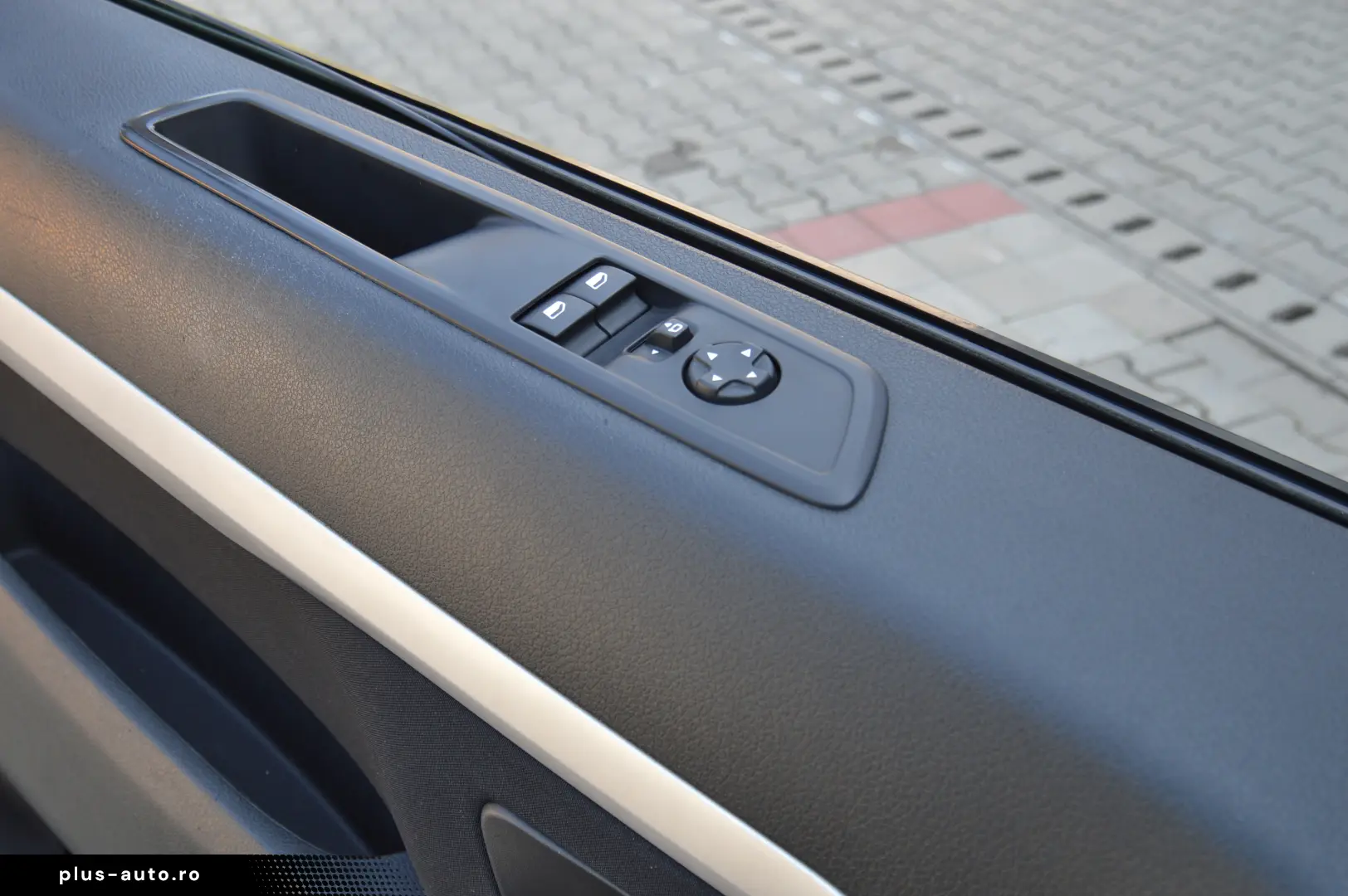 PEUGEOT TRAVELLER L3H1 1.6 BlueHDI 115C.P. 8 1 LOCURI