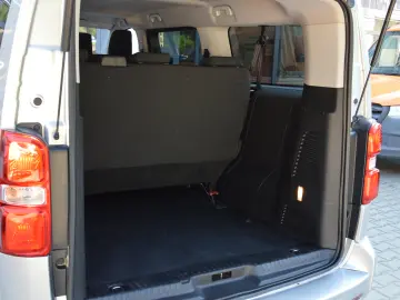 PEUGEOT TRAVELLER L3H1 1.6 BlueHDI 115C.P. 8 1 LOCURI