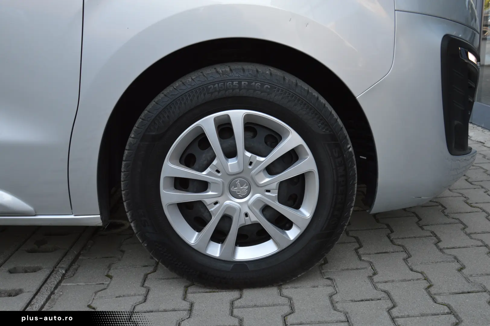 PEUGEOT TRAVELLER L3H1 1.6 BlueHDI 115C.P. 8 1 LOCURI