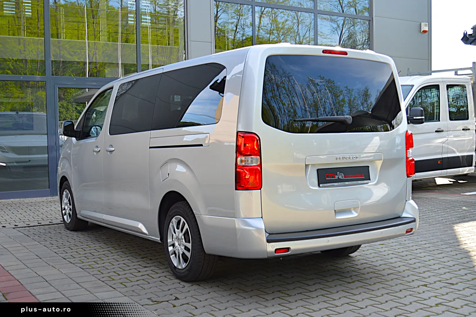 PEUGEOT TRAVELLER L3H1 1.6 BlueHDI 115C.P. 8 1 LOCURI