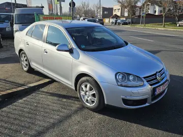 VOLKSWAGEN JETTA 1.9 TDI DSG 7 TREPTE