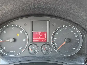 VOLKSWAGEN JETTA 1.9 TDI DSG 7 TREPTE