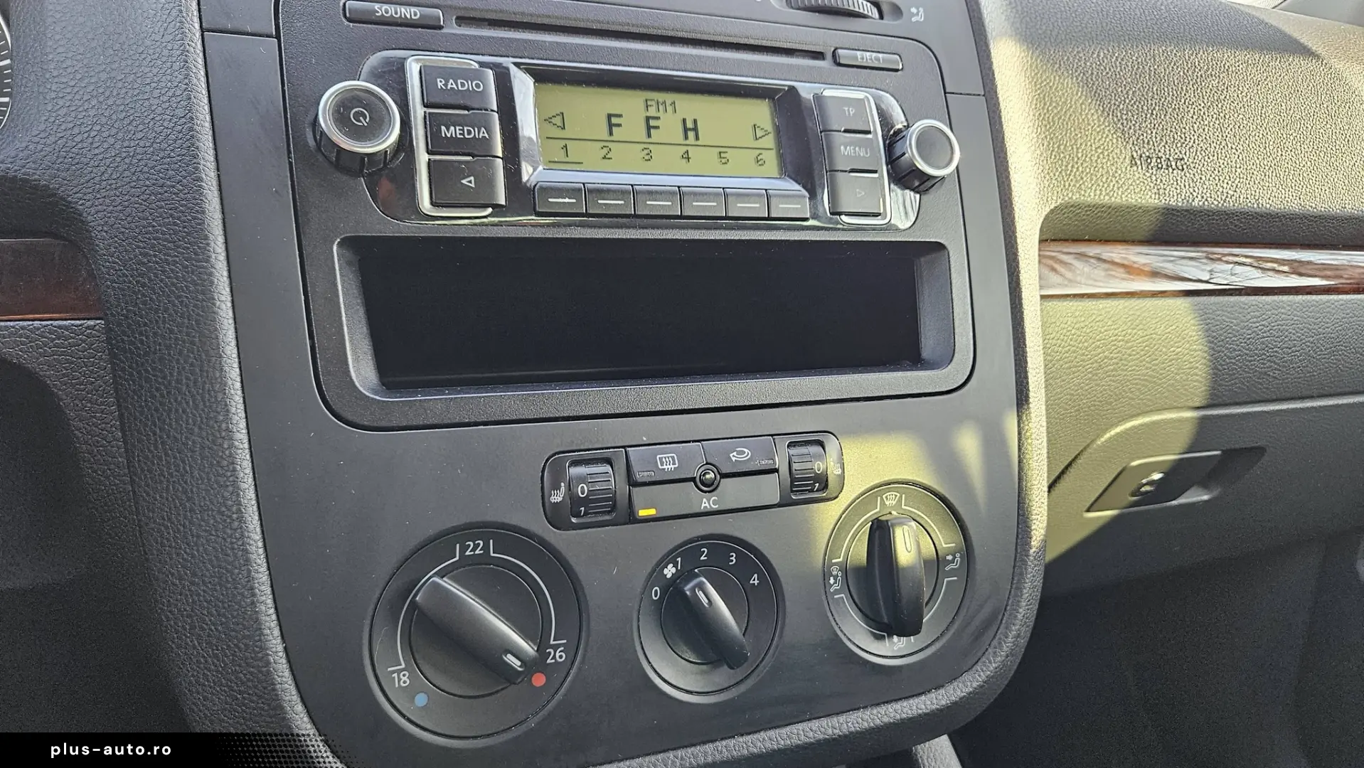 VOLKSWAGEN JETTA 1.9 TDI DSG 7 TREPTE